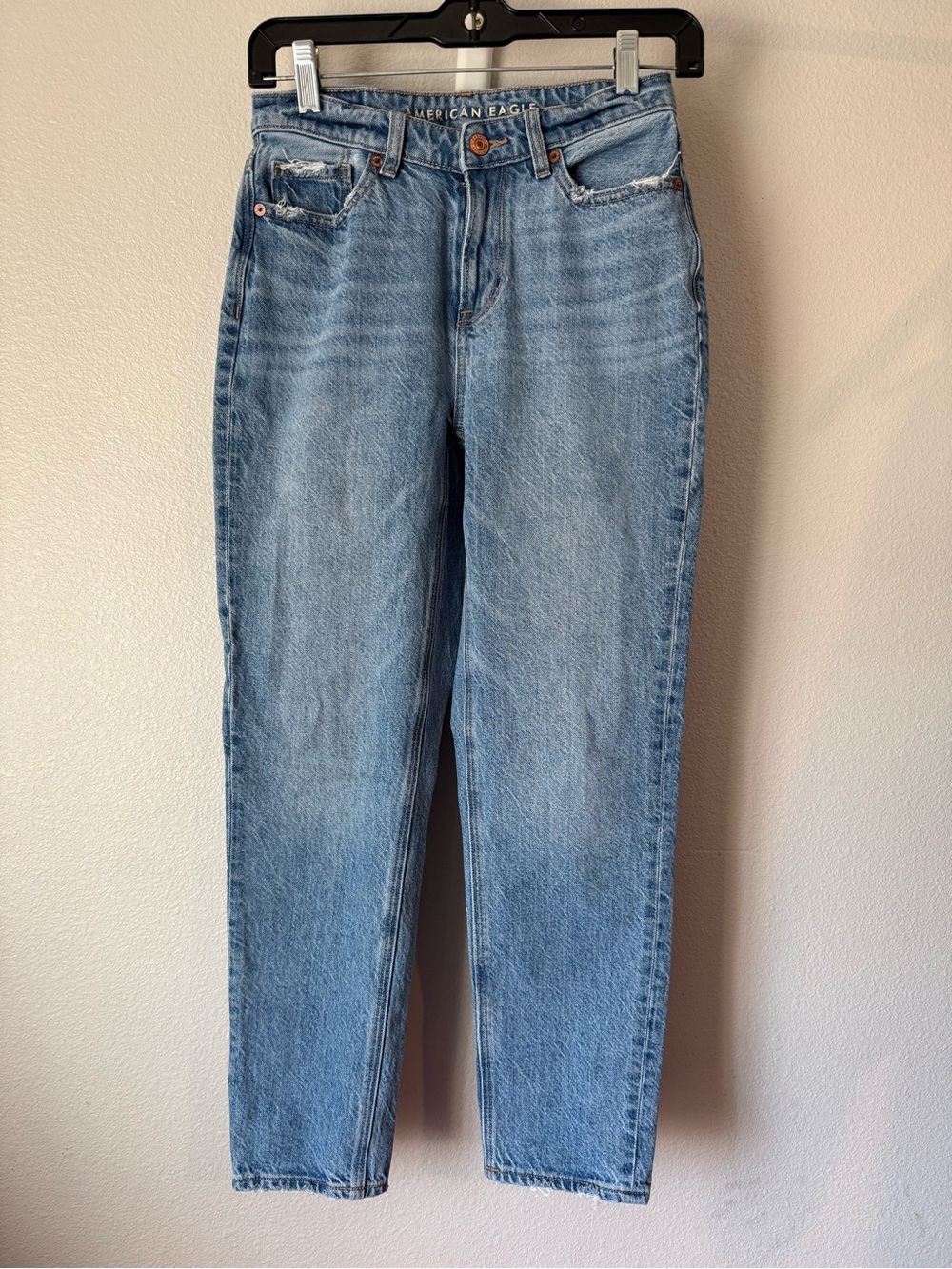 American Eagle Outfitters Light Blue High-Rise mom Jeans